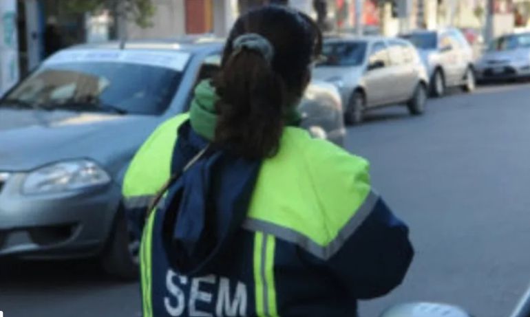 El intendente de Trelew explicó que la mayoría de los 1.000 operarios del SEM fueron reubicados: ahora habrá 50 recorriendo las calles para monitorear el sistema. El intendente de Trelew explicó que la mayoría de los 1.000 operarios del SEM fueron reubicados: ahora habrá 50 recorriendo las calles para monitorear el sistema.