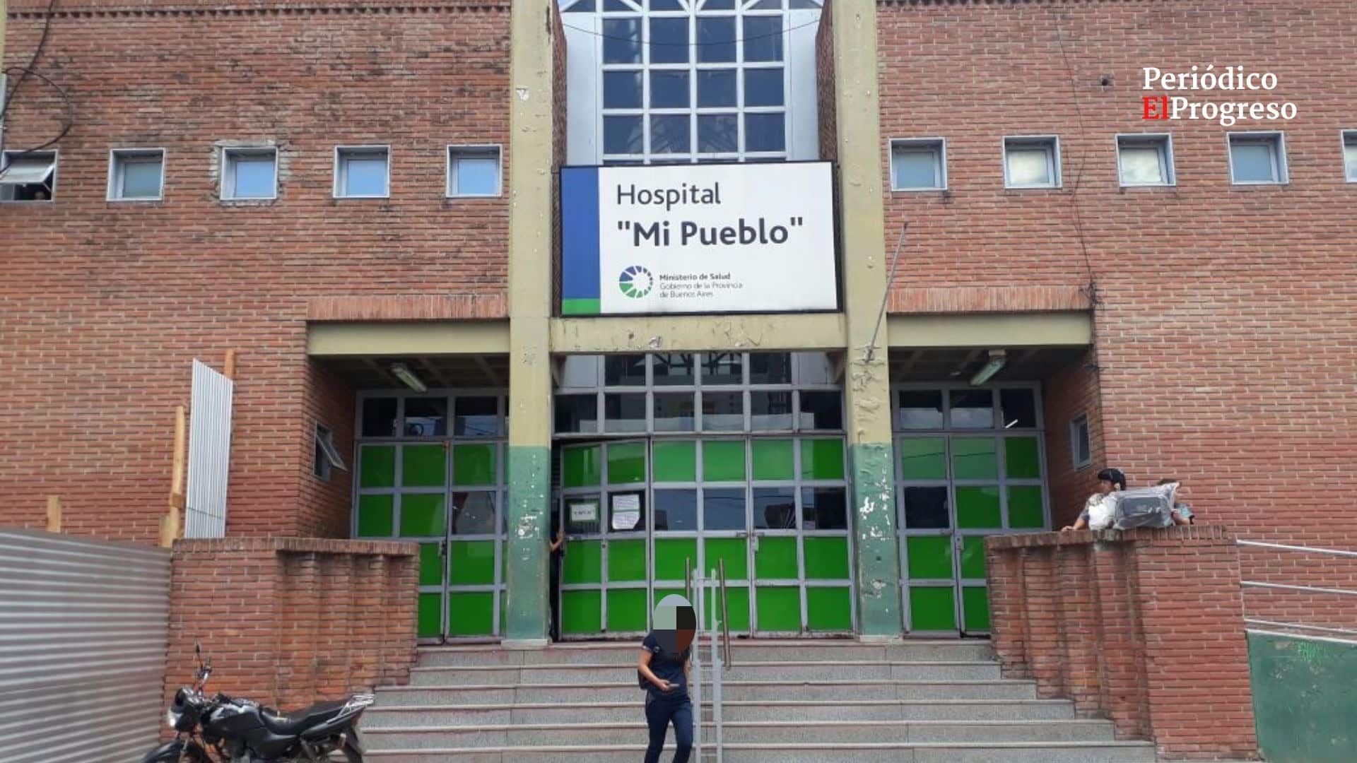 Un bebé murió atropellado por una camioneta que empujaban sus padres