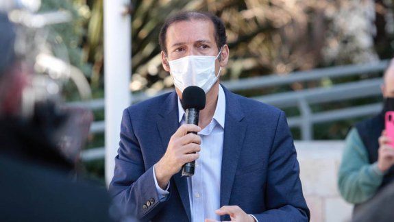 A Gutiérrez no le cierra un barril criollo de dos precios