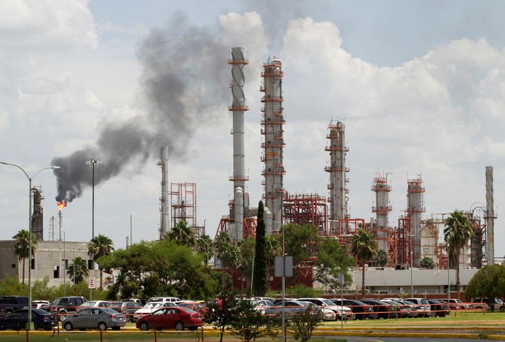 Imagen de archivo. Una vista general muestra la refinería de la petrolera estatal mexicana Pemex en Cadereyta