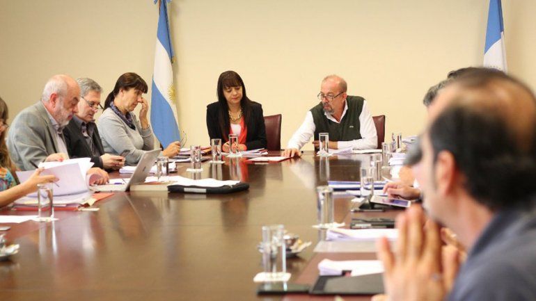 Los diputados de la comisión de Asuntos Constitucionales debatieron sobre campañas electorales y financiamiento.