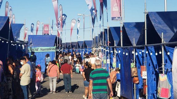 El lunes feriado vuelve Neuquén Emprende a la Legislatura