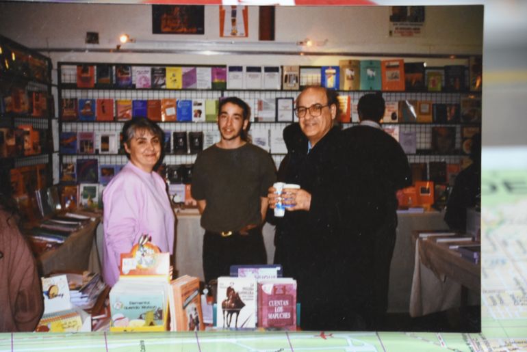 Quino, el creador de Mafalda, en 1996 en el stand de Libracos en una Feria del Libro de Neuquén. Quino, el creador de Mafalda, en 1996 en el stand de Libracos en una Feria del Libro de Neuquén.
