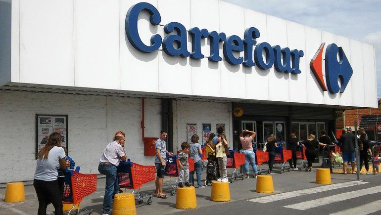 Carrefour puso en venta toda su estructura tras más de 40 años de operaciones en el país. Carrefour puso en venta toda su estructura tras más de 40 años de operaciones en el país.