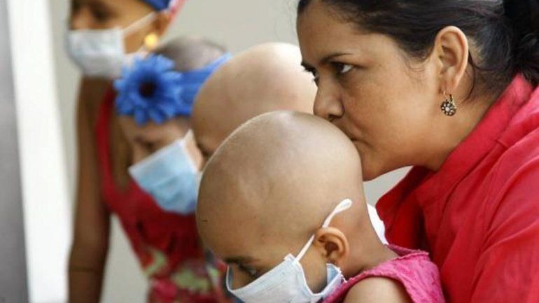 Escándalo: hacían falsas quimioterapias a niños con cáncer