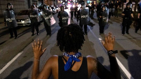 Racismo en EE.UU.: violencia y dos muertes