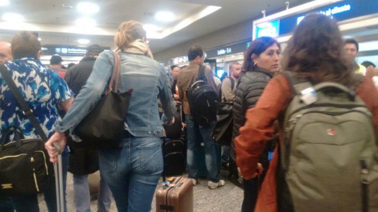 Por el paro de mañana, se cancelaron 17 vuelos de Aerolíneas y Austral