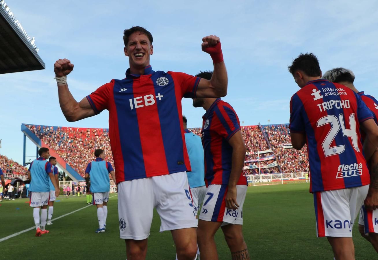 El delantero de San Lorenzo anotó el único gol del partido.