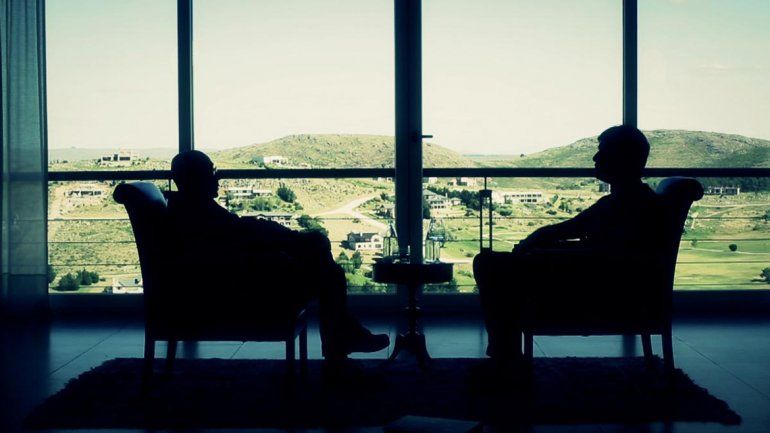 El documental cuenta con una entrevista exclusiva del ex líder de Los Redondos con Mario Pergolini.