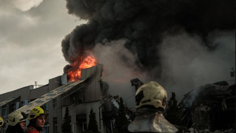 Rusia utilizó 496 drones y 74 misiles durante el bombardeo contra Kiev