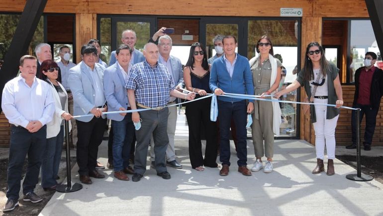 Gutiérrez inauguró la confitería del Vía Christi en Junín de los Andes