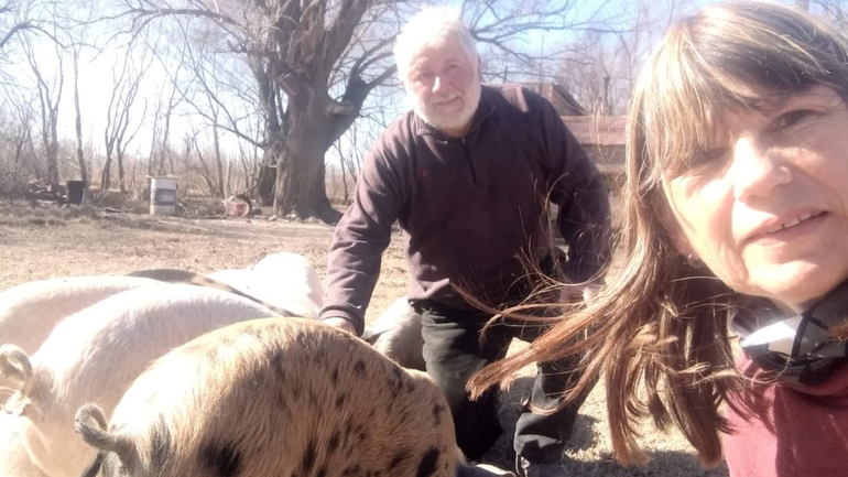 La historia del mecánico-granjero que tiene el sueño del jamón patagónico