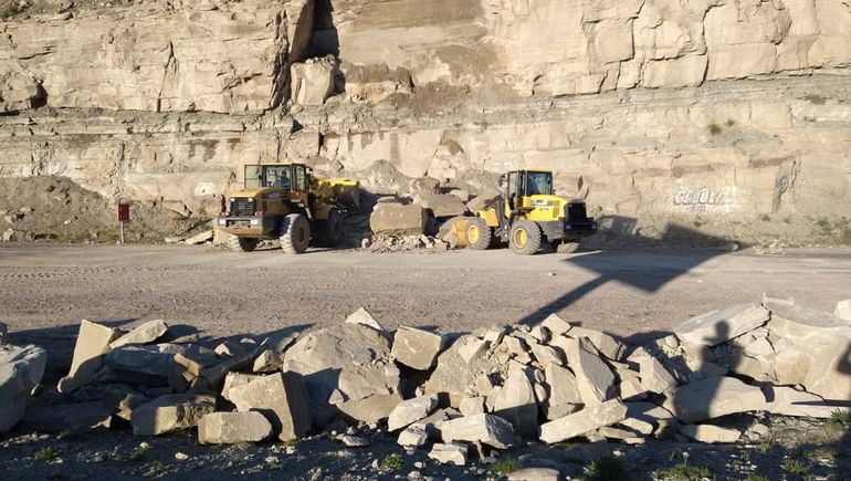 Un derrumbe de rocas sobre la ruta 40 encendió alarmas en Chos Malal