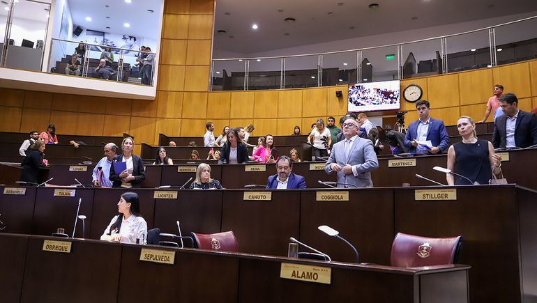 En otra sesión especial, ratificaron la destitución de Gloria Ruiz: reclamo de la izquierda y el peronismo