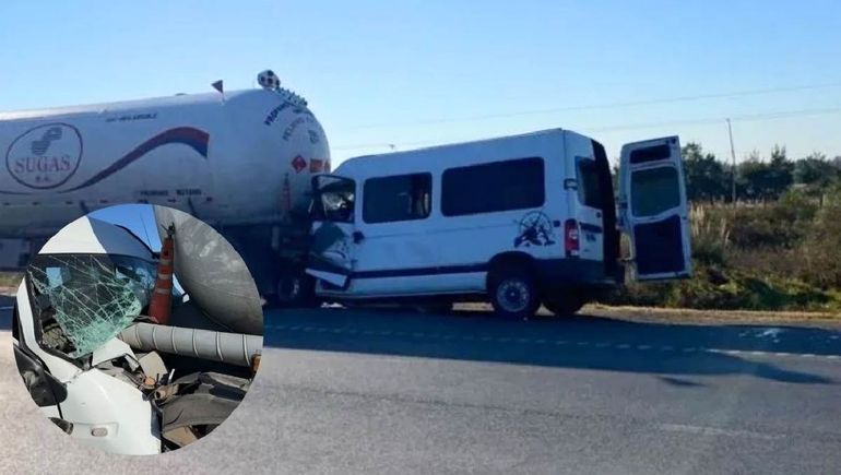 Tras el violento choque, la camioneta del cantante quedó destrozada. Tras el violento choque, la camioneta del cantante quedó destrozada.
