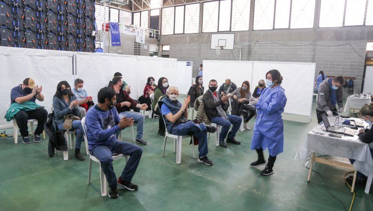 Cómo es el cronograma de vacunación para este martes en Neuquén