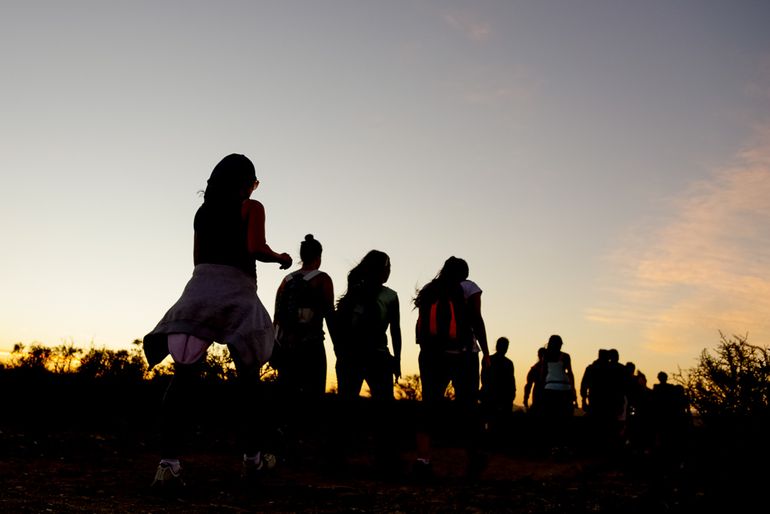La luna llena de la Patagonia alumbra el trekking en Rada Tilly. La luna llena de la Patagonia alumbra el trekking en Rada Tilly.