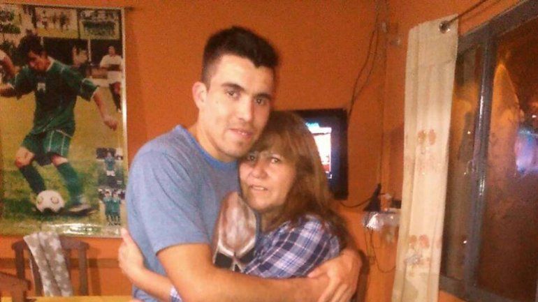 El niño mimado. Sara tiene devoción por Marcos. Una familia feliz. &nbsp;