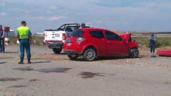 Los vehículos, tras el brutal impacto en el que intervino Tránsito de la Policía.