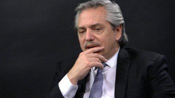 alberto fernandez y el futbol: hay que ser muy cuidadosos alberto fernandez y el futbol: hay que ser muy cuidadosos