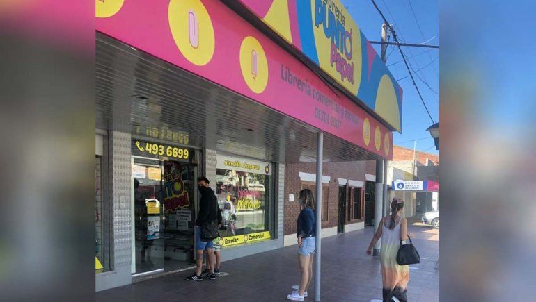 Plottier no adhiere y abren los comercios con protocolo