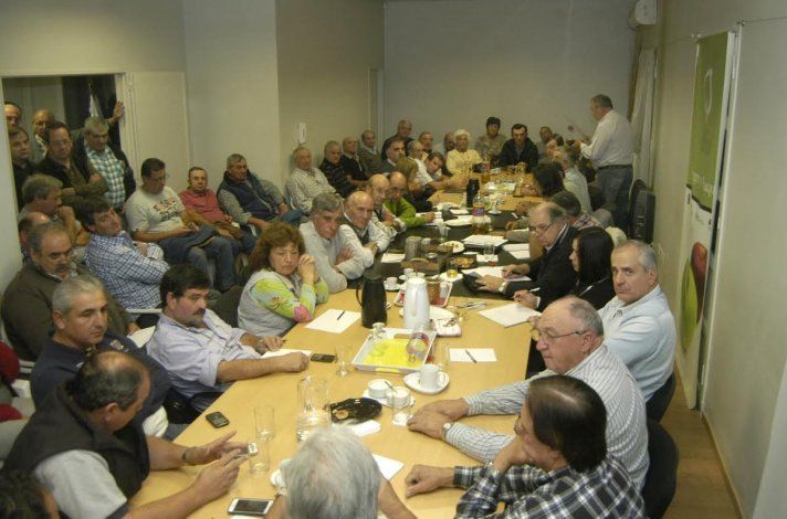 Productores de Río Negro y Neuquén exigen a Macri soluciones a sus reclamos