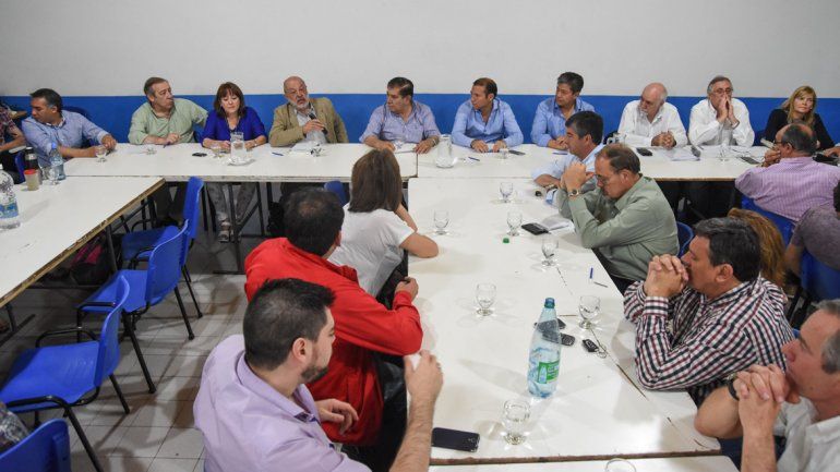 La reunión de la Junta y la Convención fue ampliada. Participaron legisladores nacionales