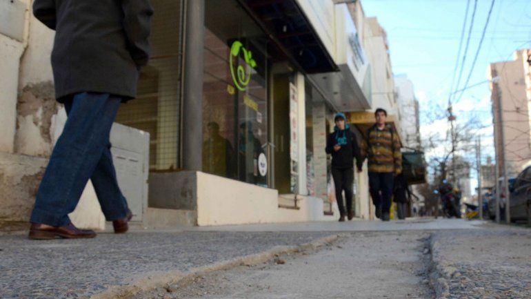 Intiman a 600 vecinos del centro para que hagan el frente de su casa