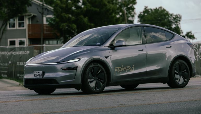 Elon Musk finalmente lanzó el robotaxi de Tesla