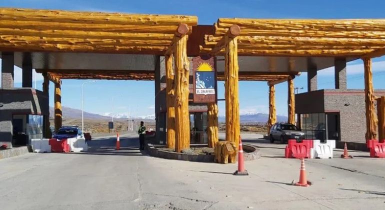 Santa Cruz: el ingreso a El Calafate fue escenario de un insólito hecho. Santa Cruz: el ingreso a El Calafate fue escenario de un insólito hecho.