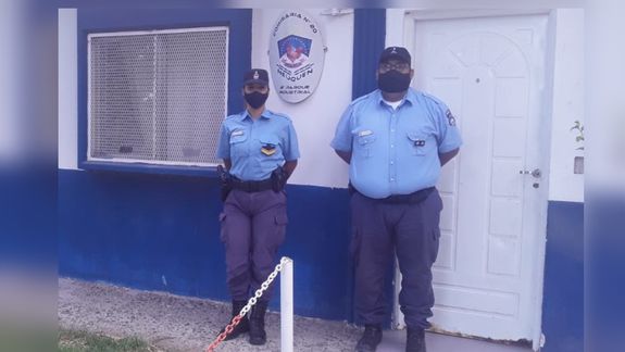 Bebé se descompensó en la ruta y dos policías le salvaron la vida