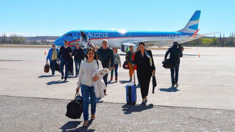 Aerolíneas suspende la ruta Neuquén- Bahía Blanca por la baja ocupación