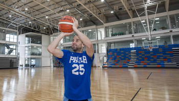 rodrigo palacio colgo los botines y volvio al basquet: mira como la emboca rodrigo palacio colgo los botines y volvio al basquet: mira como la emboca