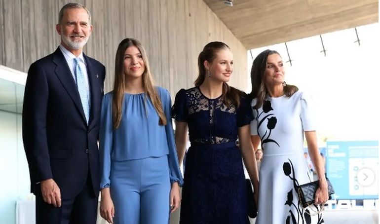 La princesa Leonor con sus padres y su hermana. La princesa Leonor con sus padres y su hermana.