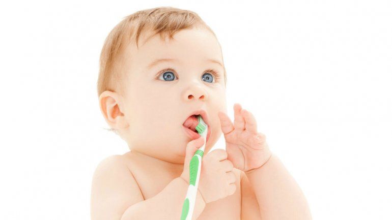 El exceso de flúor en niños puede dañarles los dientes