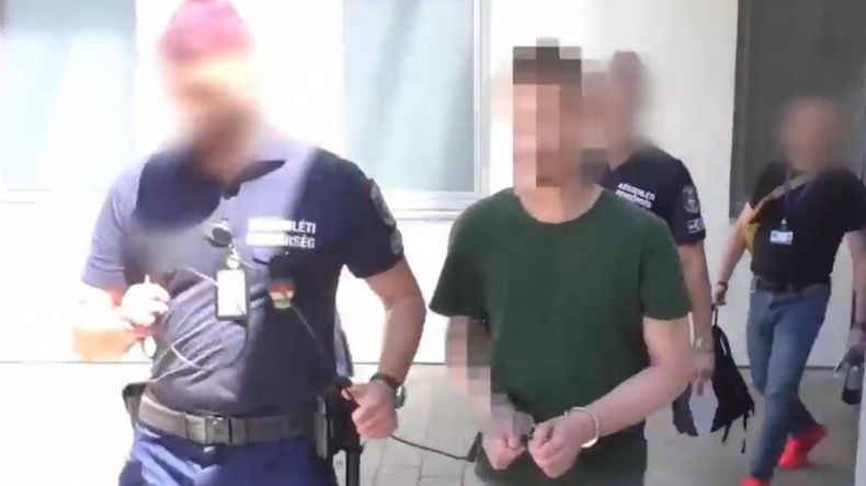Robaba restos humanos y confesó que los cocinaba para comerlos: terminó detenido | LM Neuquen Robaba restos humanos y confesó que los cocinaba para comerlos: terminó detenido