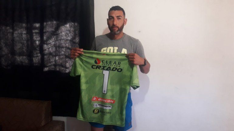 Criado en la intimidad de su hogar donde recibió a LM Neuquén (Osvaldo Domínguez).