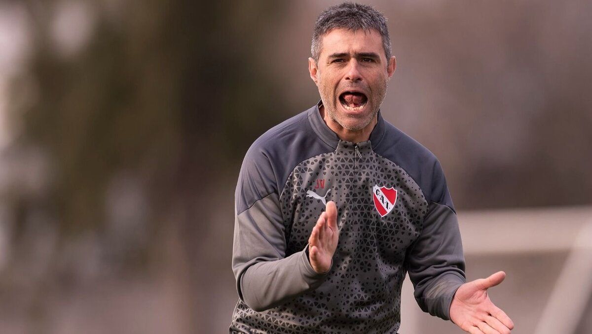 Un clima al Rojo vivo: la barra amenazó de muerte a los jugadores de Independiente
