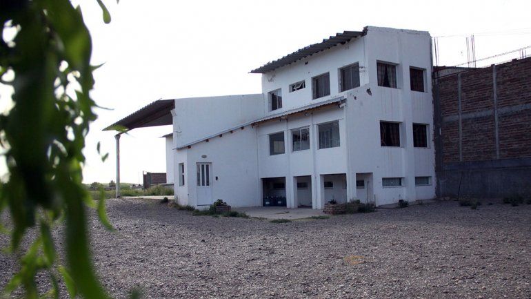 Remataron en 4,4 millones de pesos el matadero de Senillosa