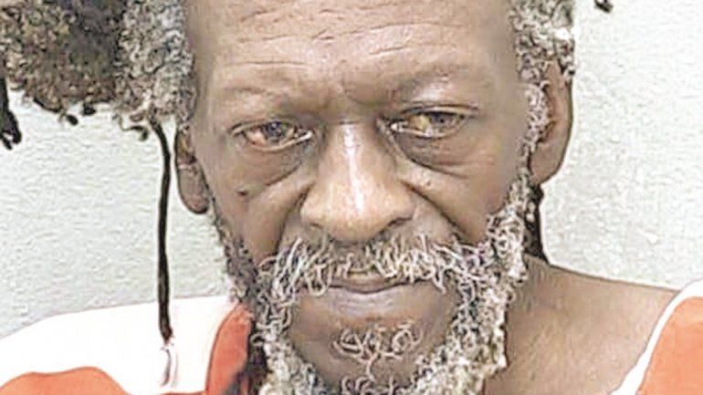 Sydney Markland está detenido y con cargos que no le permiten pagar la fianza y esperar el juicio en libertad.