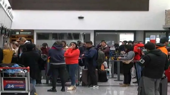 Los pasajeros tuvieron que esperar media hora sin saber cuál era el peligro ni si podrían subir al vuelo que los trasladaría de Comodoro Rivadavia a Buenos Aiures (foto de archivo, ilustrativa). Los pasajeros tuvieron que esperar media hora sin saber cuál era el peligro ni si podrían subir al vuelo que los trasladaría de Comodoro Rivadavia a Buenos Aiures (foto de archivo, ilustrativa).