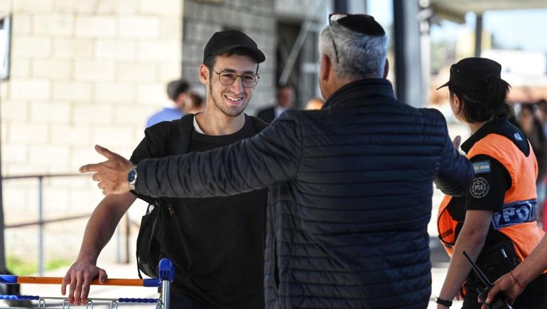 Llegó el tercer vuelo de Aerolíneas con argentinos desde Israel