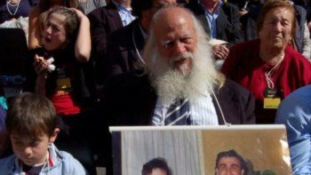 El padre de una de las personas asesinaas por el capo de la mafia de Italia, pidiendo Justicia. El padre de una de las personas asesinaas por el capo de la mafia de Italia, pidiendo Justicia.