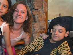 La bomba indispensable de Ciro se había perdido y los vecinos movieron cielo y tierra para encontrarla. La bomba indispensable de Ciro se había perdido y los vecinos movieron cielo y tierra para encontrarla.