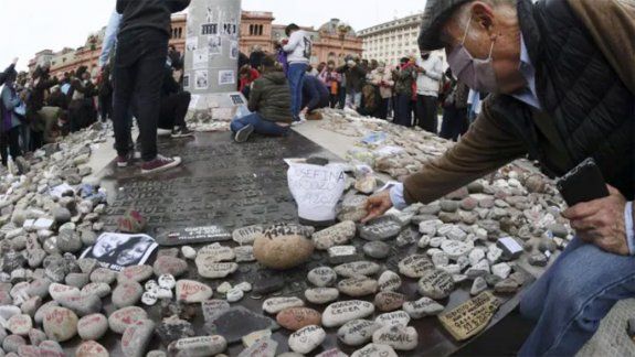 Una nueva Marcha de las piedras en memoria a las víctimas del COVID