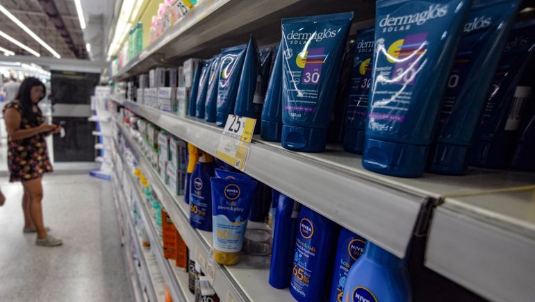 Cuidado de la piel: los productos esenciales del verano, inaccesibles al bolsillo