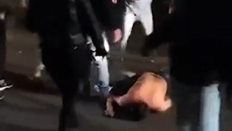 Video: otra salvaje golpiza a la salida de un boliche