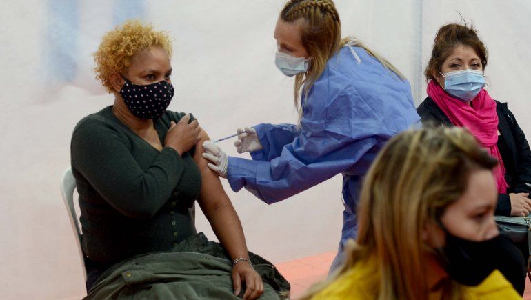Dónde se vacunará este sábado en Neuquén y qué dosis se aplican