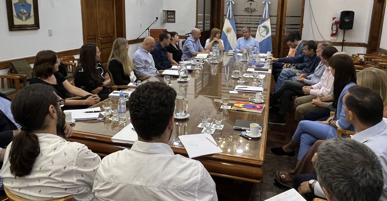 Rolando Figueroa, durante una reciente reunión con su gabinete en Casa de Gobierno. Rolando Figueroa, durante una reciente reunión con su gabinete en Casa de Gobierno.