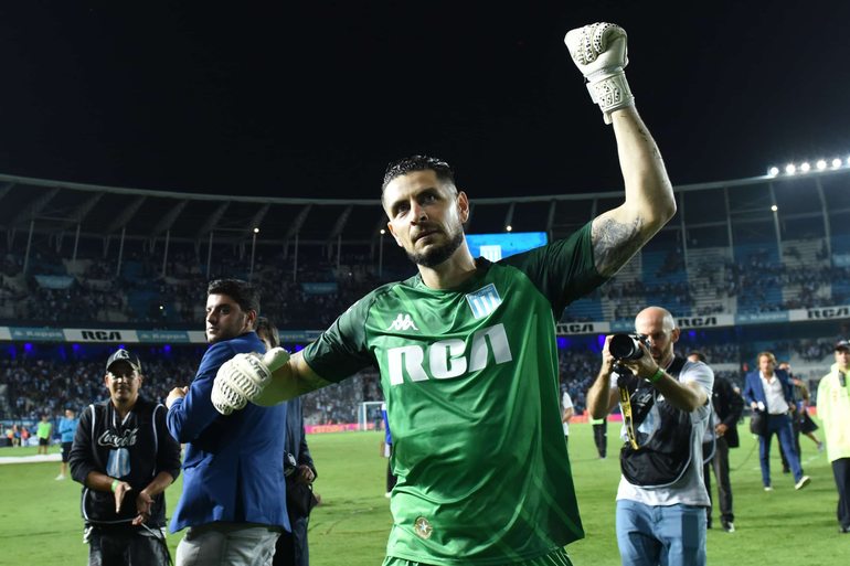 La pesadilla pasó: el 1 neuquino de Racing reaparece tras grave lesión
